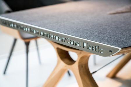 WHALE-BOARDROOM-TABLE-and-WHALE-TAIL-CHAIR-tafelstoelen-detail-locatie_DSC00421-1