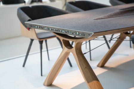 WHALE-BOARDROOM-TABLE-and-WHALE-TAIL-CHAIR-tafelstoelen-locatie_DSC00380-1